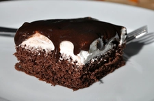 Ağlayan Kek Nasıl Yapılır? Tarifi ve Malzemeleri Ağlayan Kek Nasıl Yapılır? Tarifi ve Malzemeleri