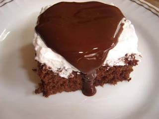 Ağlayan Kek Sosu Tarifi ve Malzemeleri Ağlayan Kek Sosu Tarifi ve Malzemeleri